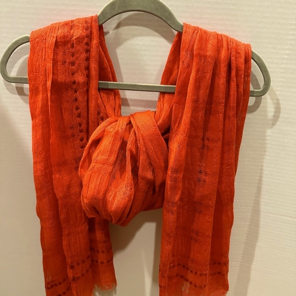 Beautiful RED Scarf by Eileen Fisher! 78% linen 18%Merino, 4% Cashmere! 27”x 82 - Picture 2 of 6